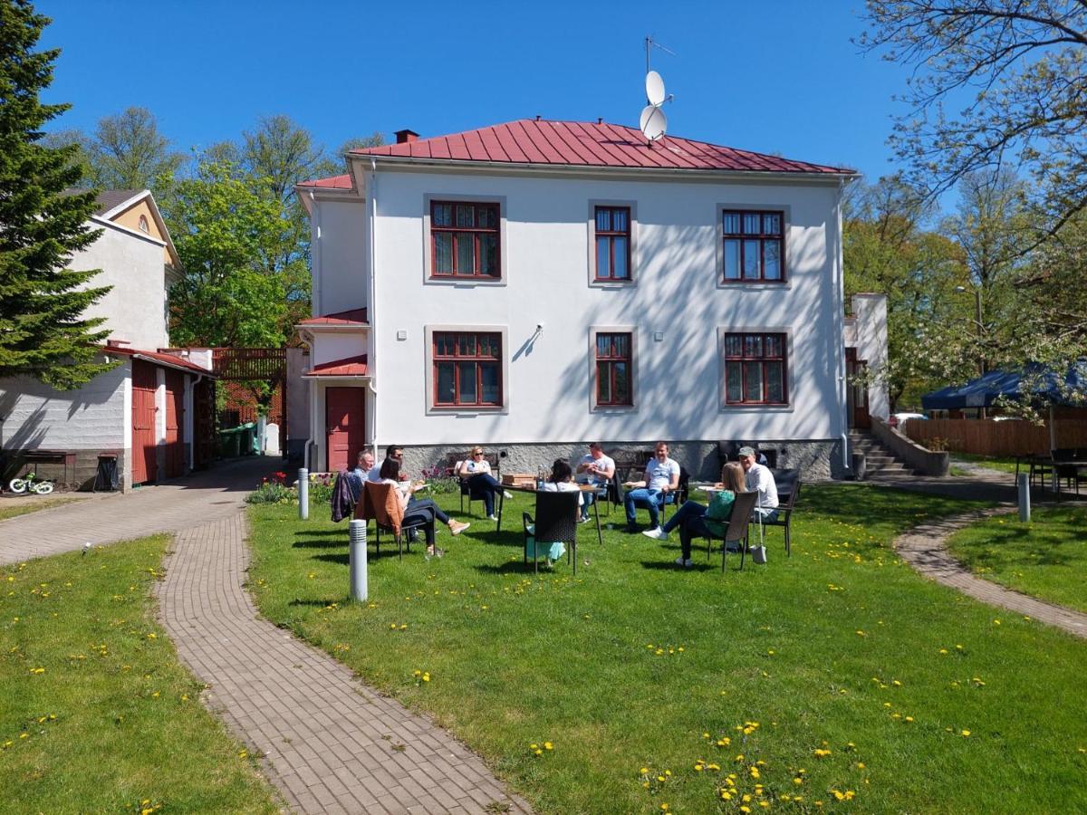 Villa Meri Apartments Пярну Екстер'єр фото