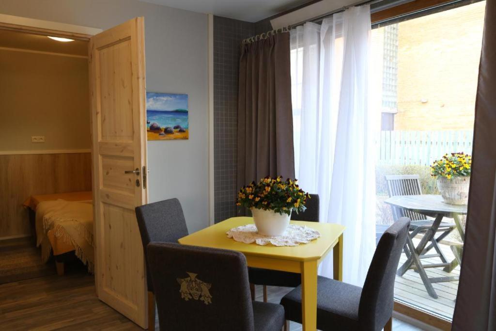 Villa Meri Apartments Пярну Екстер'єр фото