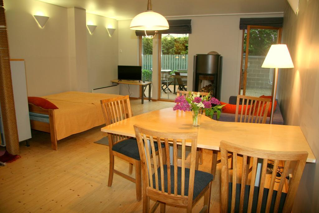 Villa Meri Apartments Пярну Екстер'єр фото